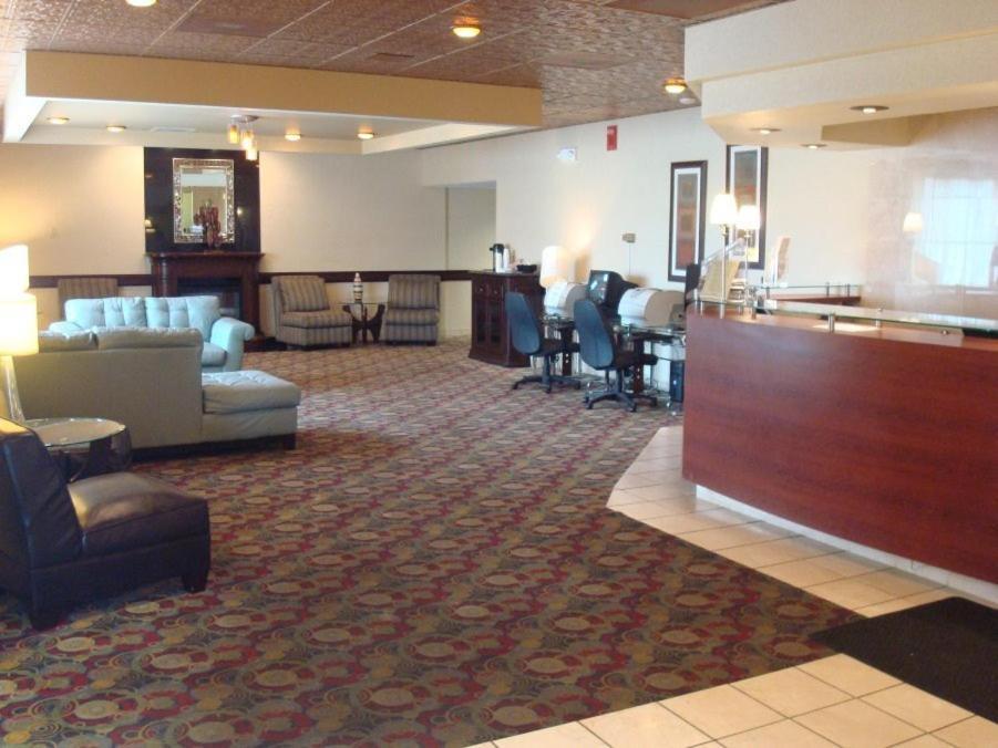 Howard Johnson Grand Forks Luaran gambar