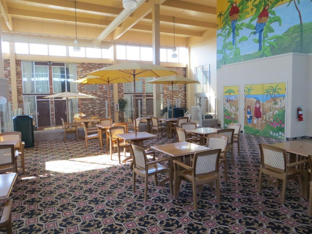 Howard Johnson Grand Forks Luaran gambar