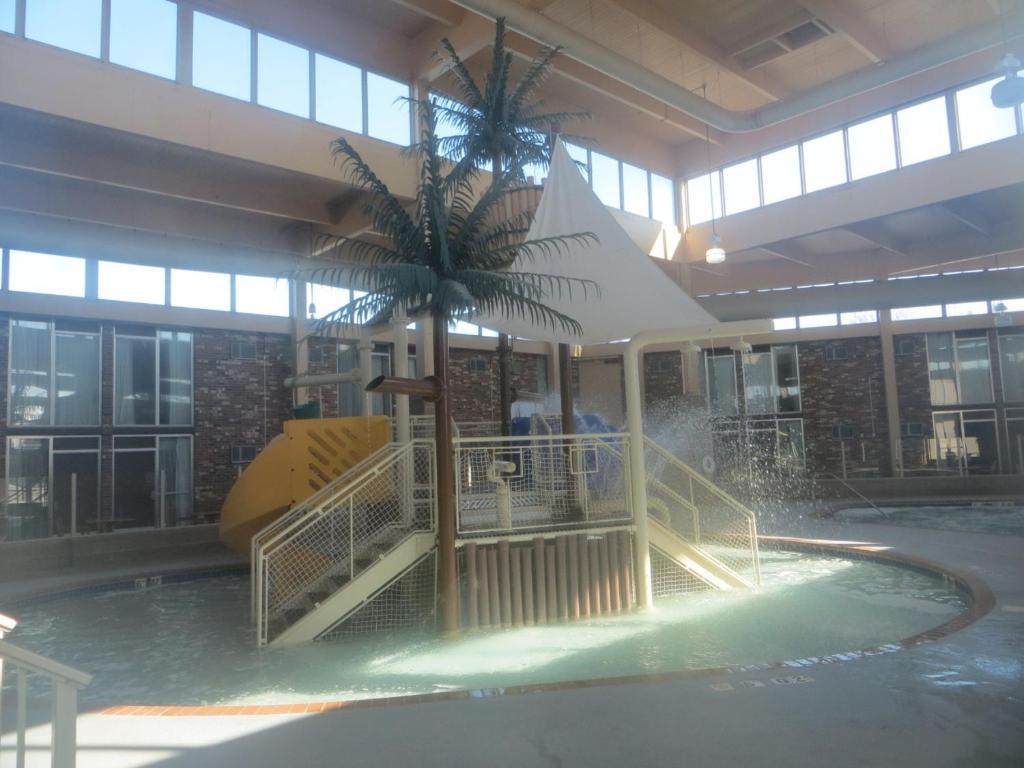 Howard Johnson Grand Forks Luaran gambar