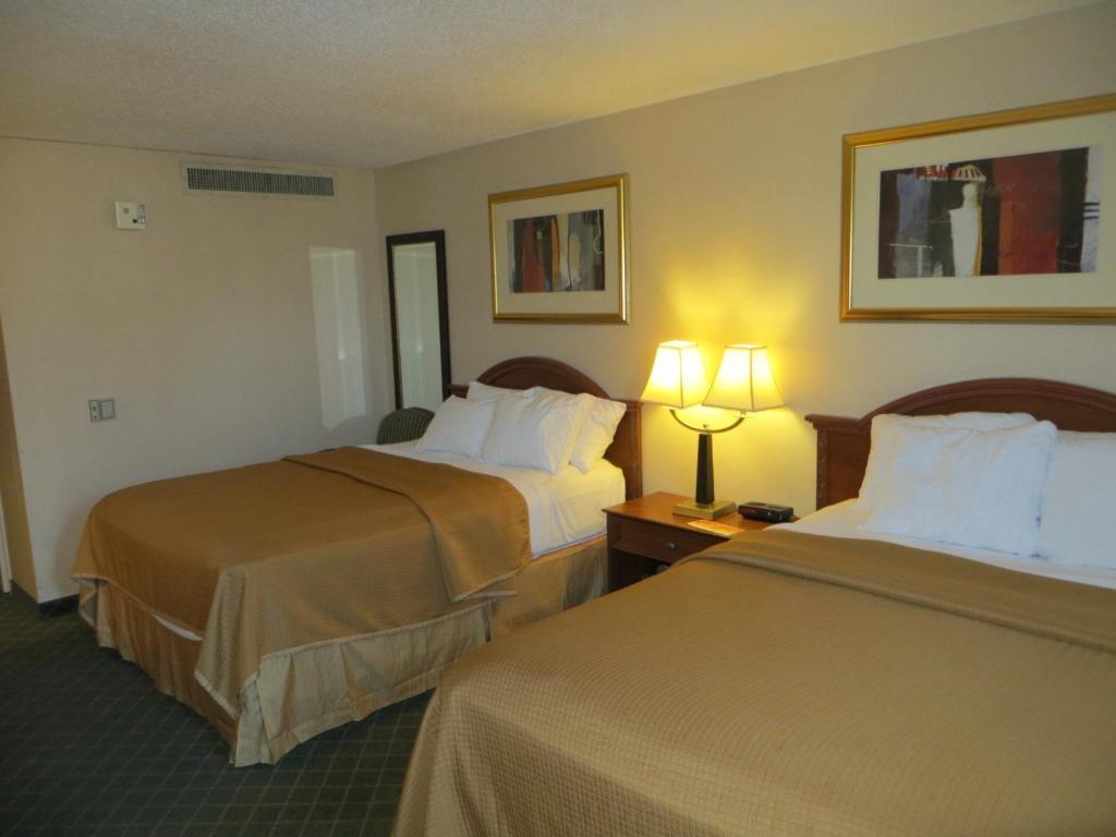 Howard Johnson Grand Forks Bilik gambar