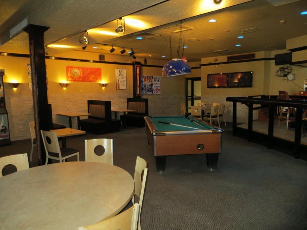 Howard Johnson Grand Forks Luaran gambar