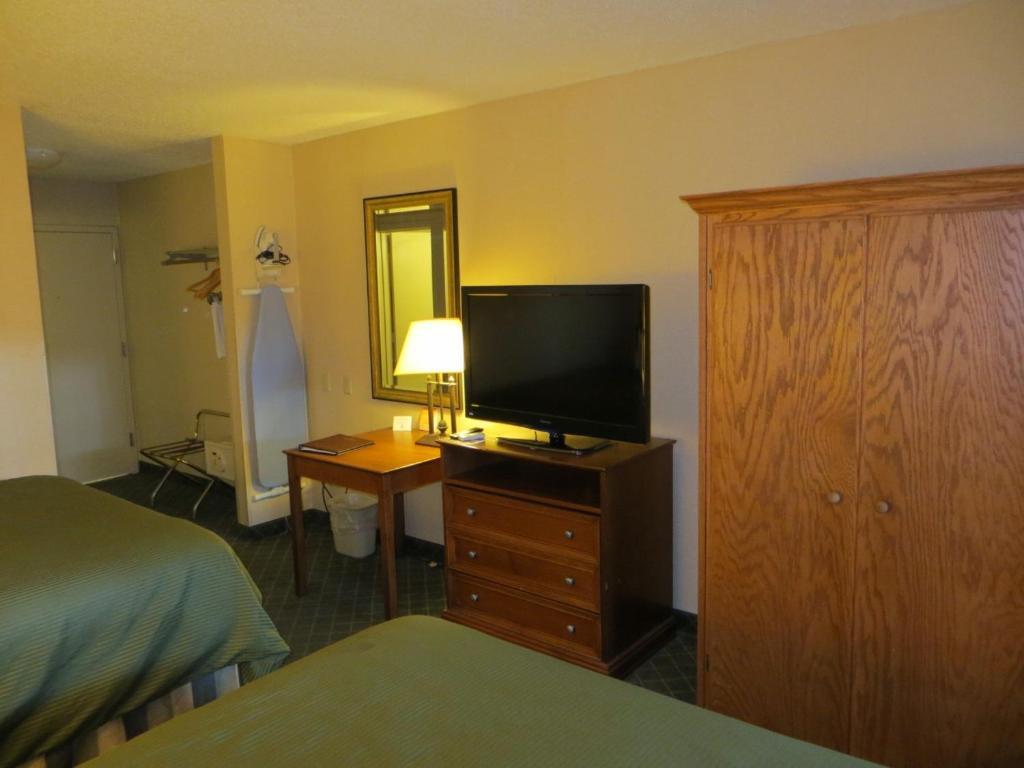 Howard Johnson Grand Forks Bilik gambar