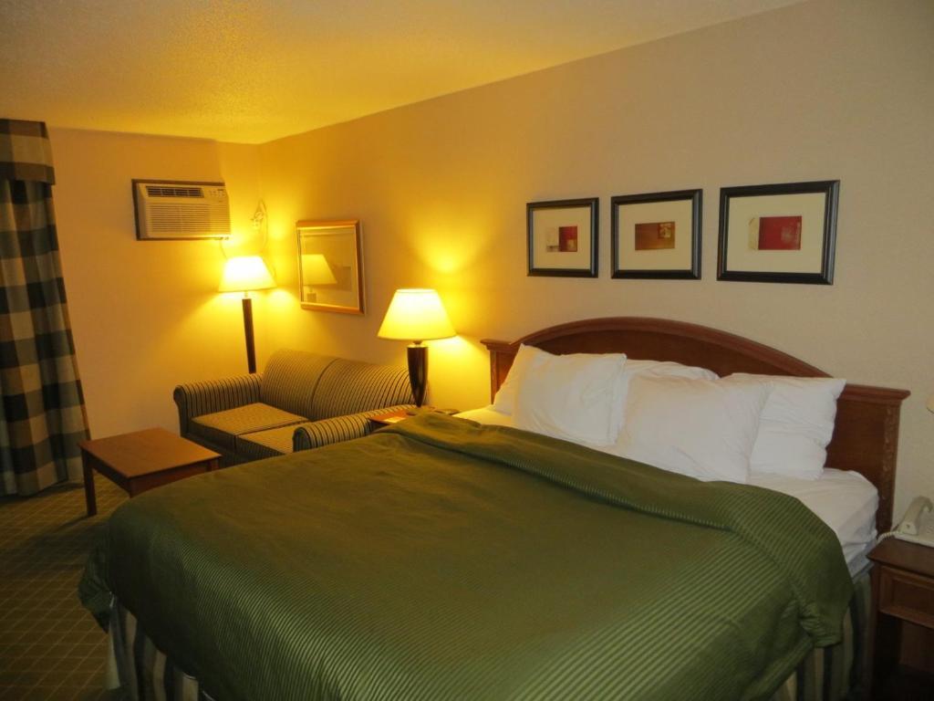 Howard Johnson Grand Forks Bilik gambar